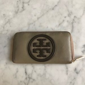 Tory Burch Zip Wallet